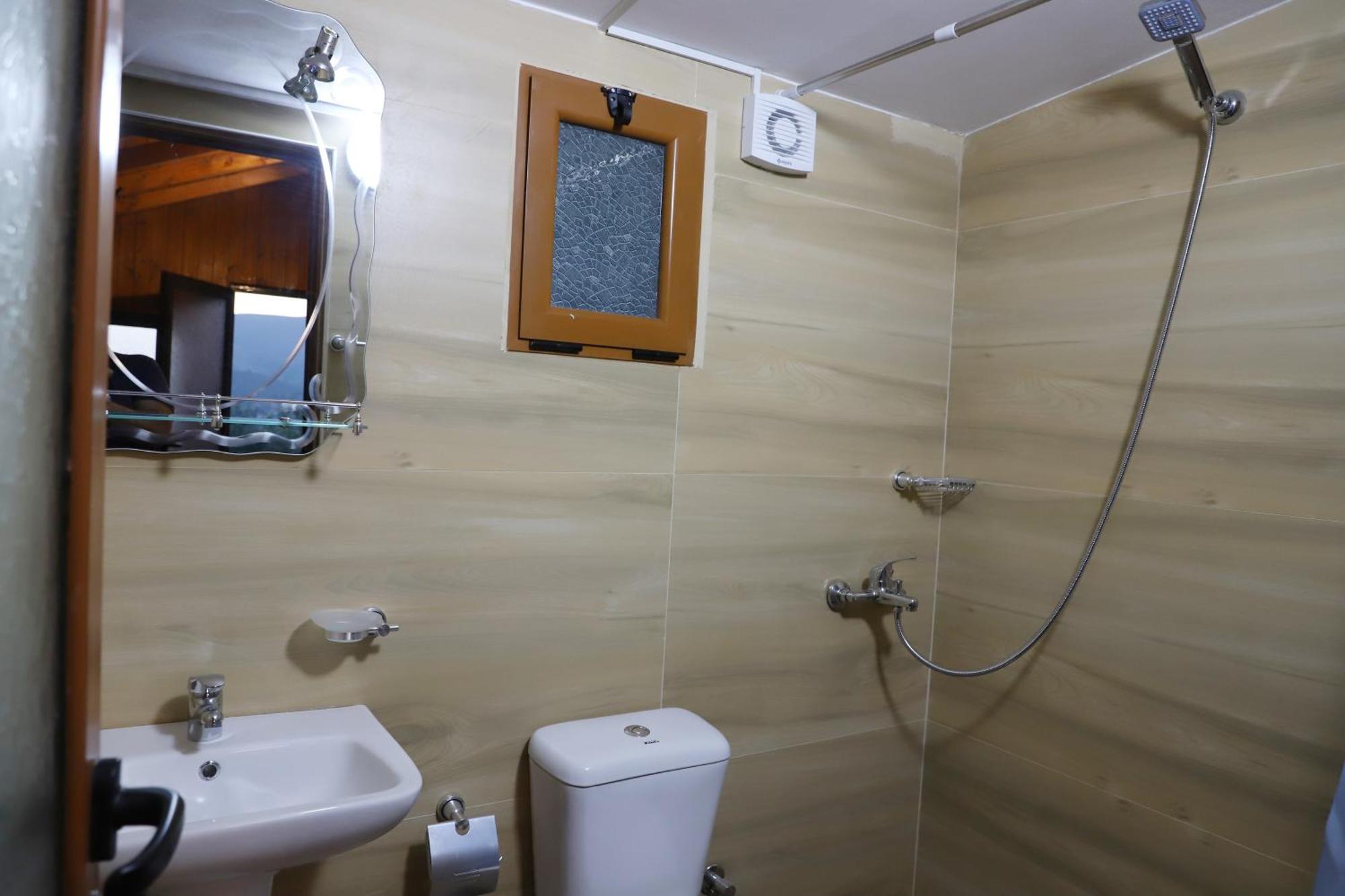 Bujtina Musta Berat Exterior foto