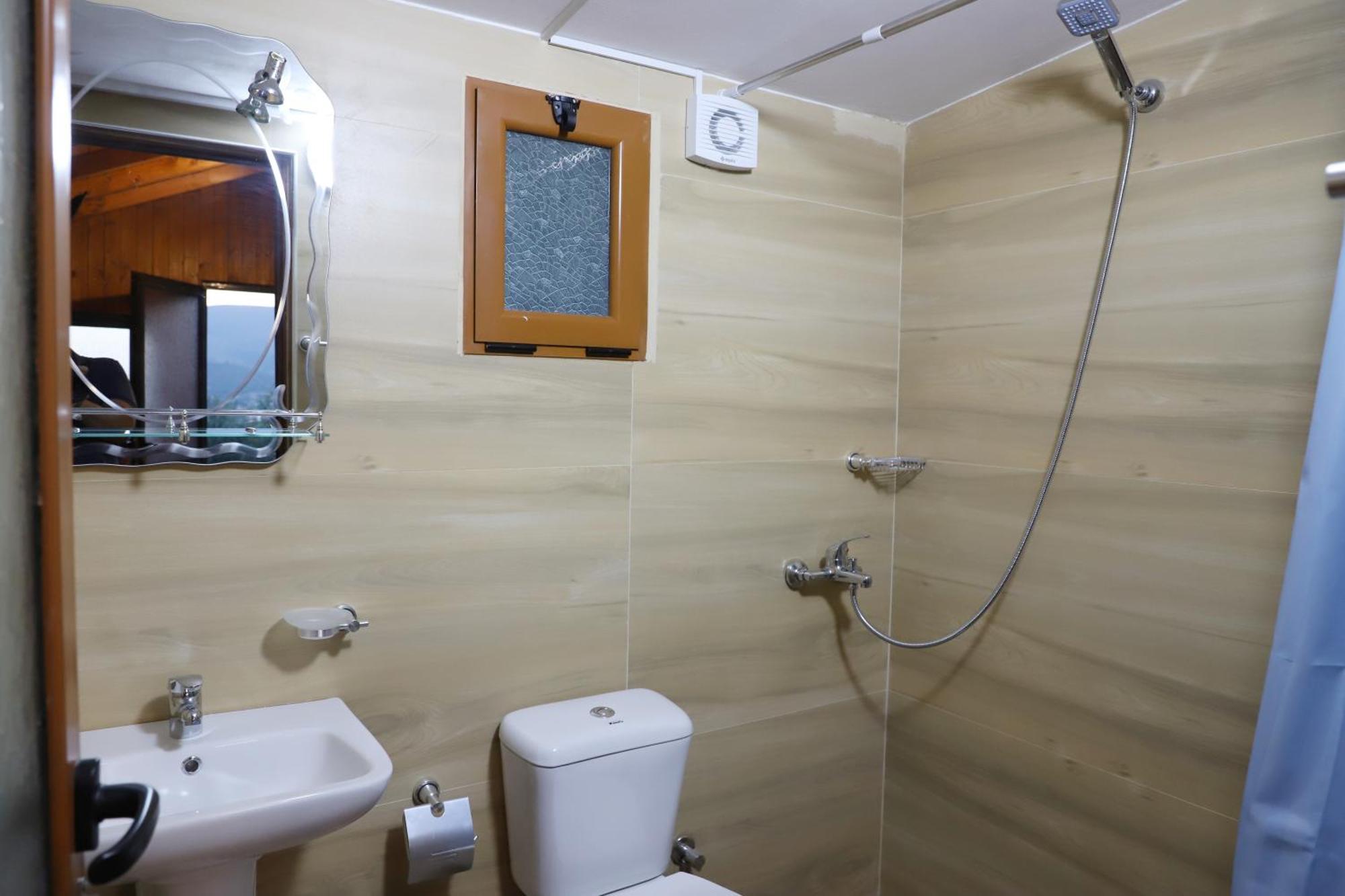 Bujtina Musta Berat Exterior foto