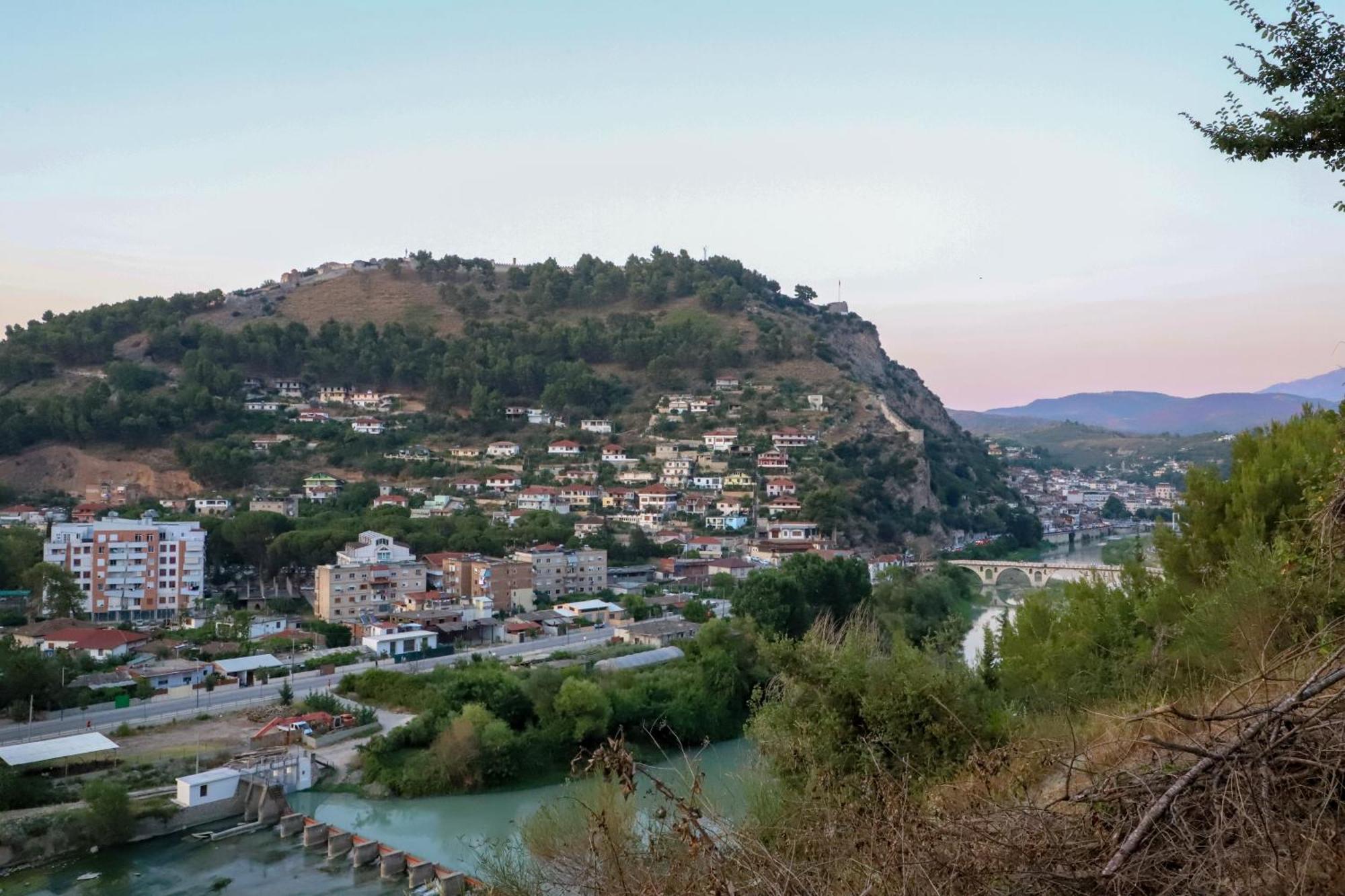 Bujtina Musta Berat Exterior foto